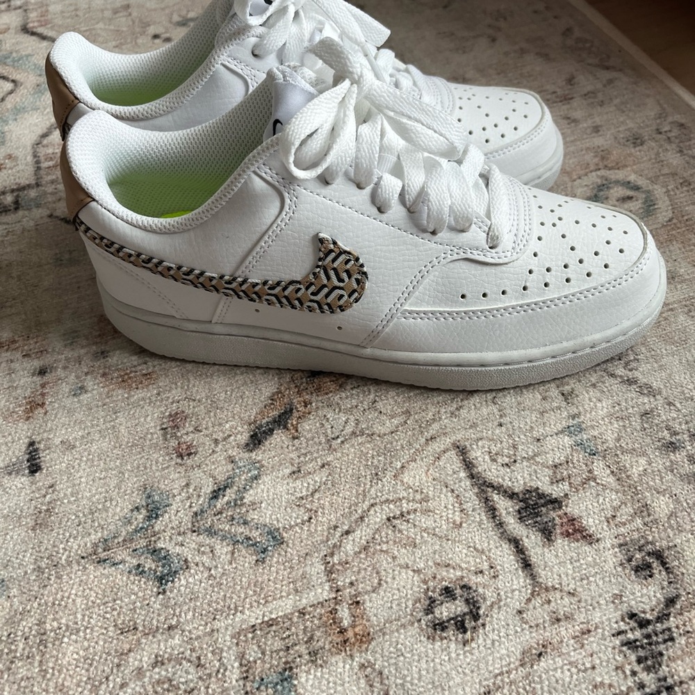 Nike White and Tan Sneakers Classic Low-Top Design
